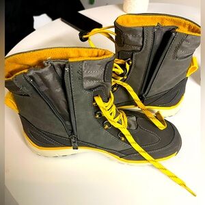 Aquatherm Canada Lined Snow Boots Size‎ 8